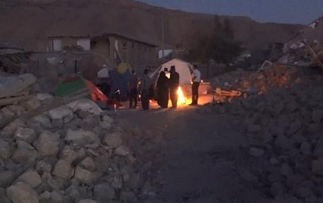 İranlı depremzedelerin zor gecesi