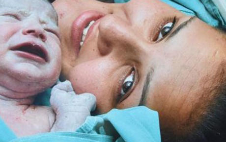 İzmirde özel hastanede doğum skandalı