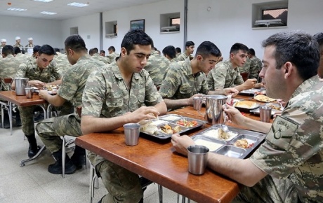 Askerin yemek duasında anlamlı değişiklik