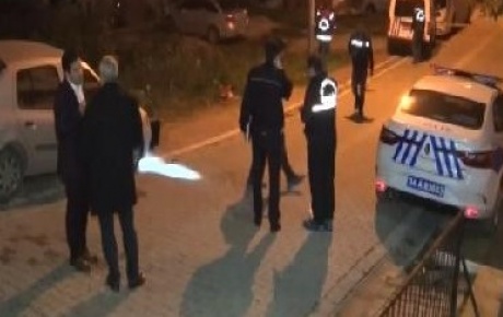 İstanbulda eşine bıçakla saldıran kocayı polis vurdu