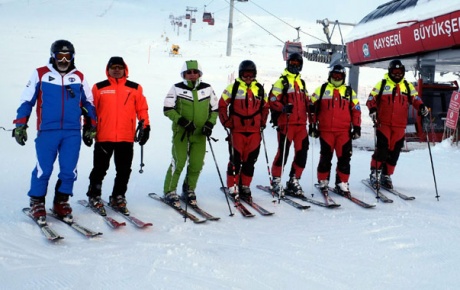 Erciyeste kayak sezonu erken açıldı
