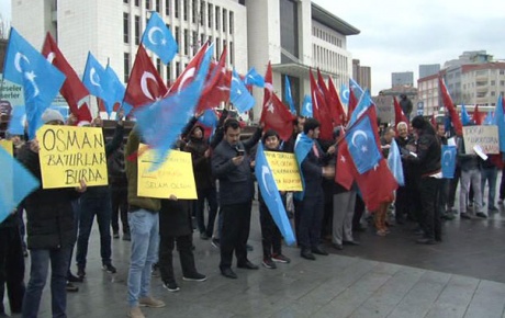 Doğu Türkistanlılardan gönüllü askerlik başvurusu