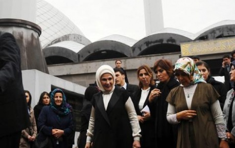 Başbakan Erdoğandan annesi için dua