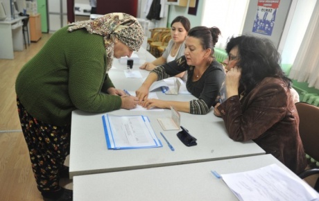 Bulgaristan vatandaşları oy kullanıyor