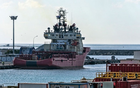 ABDli gemi Limasol limanına demirledi, Rumlarda sevinç