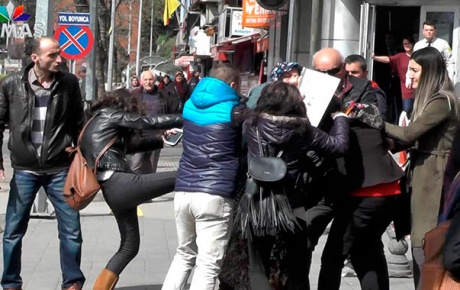 Zonguldakta kavga eden kadınları polis ayırdı