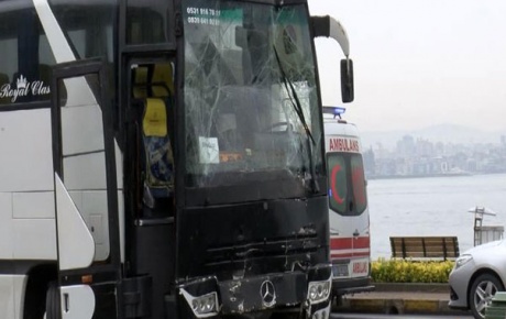 Fatihte tur otobüsleri çarpıştı