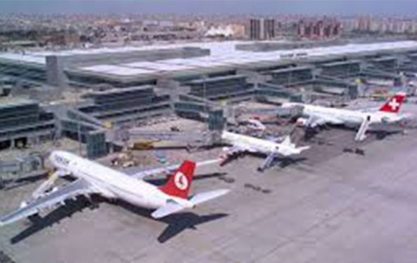 Atatürk Havalimanında şüpheli paket fünye ile patlatıldı