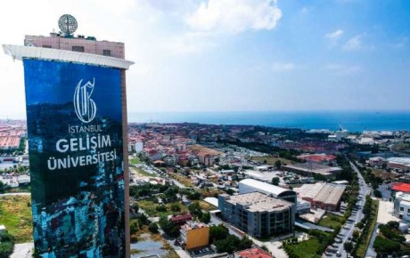 İstanbul Gelişim Üniversitesi Mütevelli Heyeti Üyesi Şule Gayretli