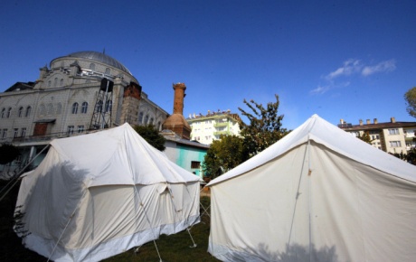 Slovenyadan sadece 2 çadır