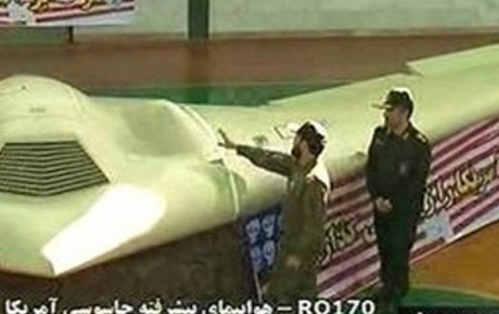 İran, ABD casus uçağını gösterdi