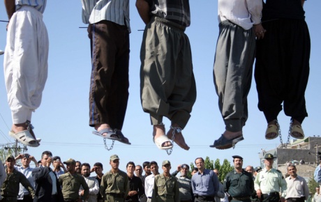 İranda 12 kişi idam edildi