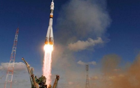 Rus Soyuz uzay aracı UUİye kenetlendi