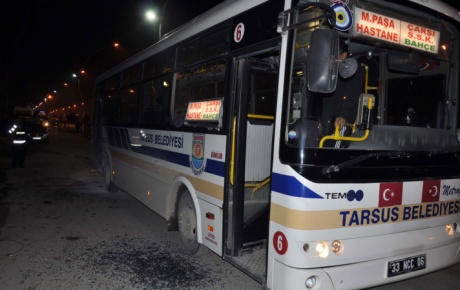Belediye otobüsüne molotoflu saldırı