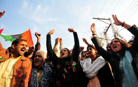 Pakistanda protesto yürüyüşü