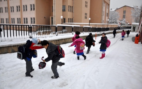 Kırşehirde eğitime kar engeli
