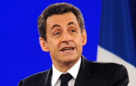Sarkozy ilk kez öne geçti