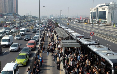 Mecidiyeköy metrobüs istasyonuna yeni düzenleme
