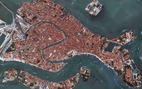 Venedik hızla batıyor