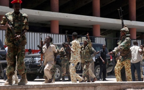 El Şebab örgütü Mogadişuda otel bastı