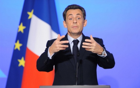 Sarkozyyi üzecek anket