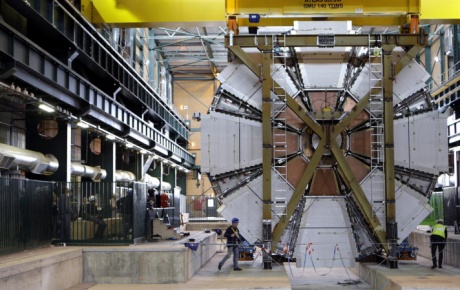 CERN, Higgs parçacığını buldu