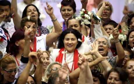 CHPye yeni kadın kolları başkanı