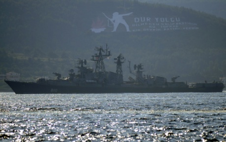 Rus savaş gemisi, Çanakkaleden geçti