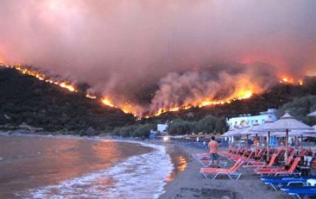 Sakız Adası yanıyor