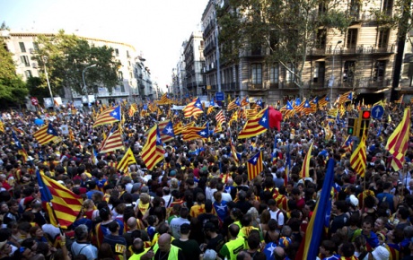 Katalanları bağımsızlık ateşi sardı