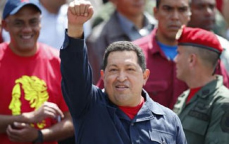Chavez ayağa kalktı