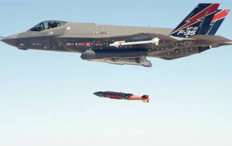 F-35 ilk kez bombasını test etti