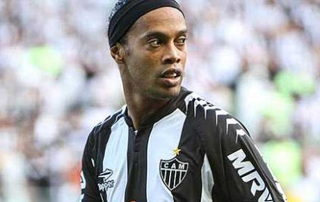 Ronaldinho transferinde sona doğru