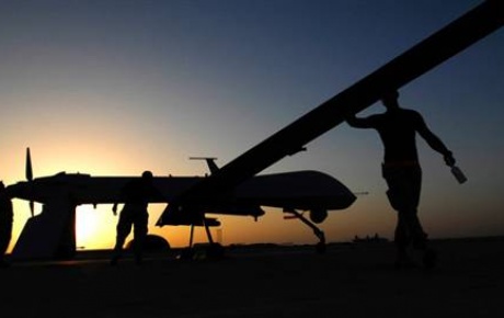 İran ABD insansız uçağını vurdu