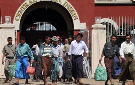 Myanmarda Obama affı