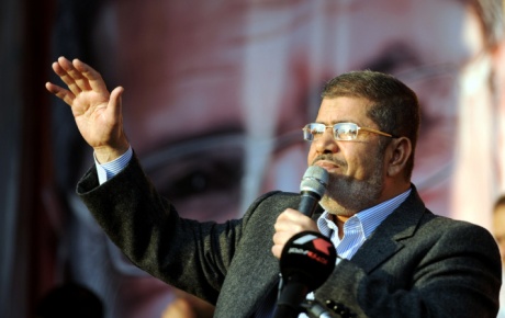 Mursi uzlaşı hükümeti önerdi
