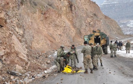 PKK ateş açtı, astsubay patlak lastikle kaçtı
