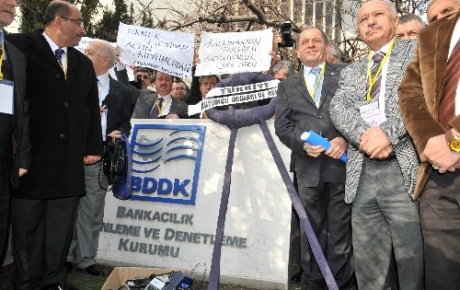 BDDKyı protesto ettiler