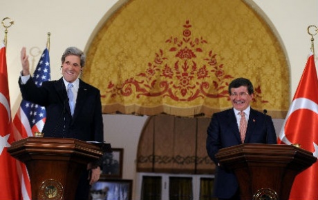 Davutoğlu, John Kerry ile görüştü