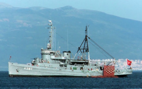 Savaş gemileri Mudanyaya sığındı