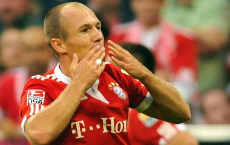 Sneijder Robbeni ikna turunda