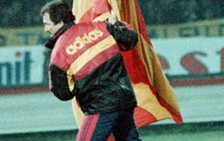 Galatasaray bayrağını neden dikti?