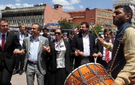19 Mayıs, Diyarbakırda halaylarla kutlandı