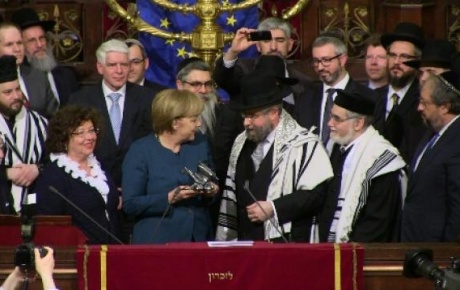 Avrupa Yahudilerinden Merkele ödül
